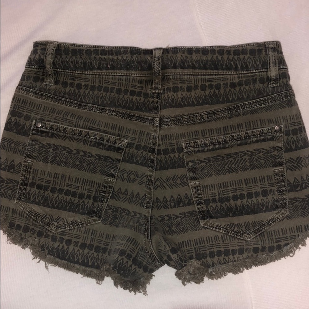 Denim shorts - Picture 2 of 2